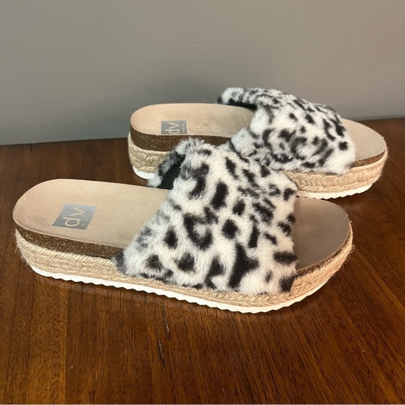 Dolce Vita Leopard Print Faux Fur Platform Sandals women’s size 8. - Picture 2 of 13